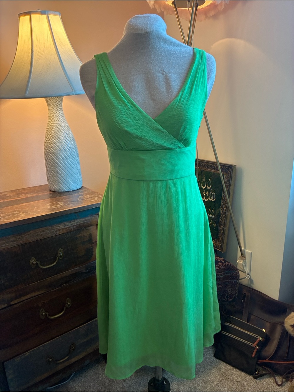 Genuine 100% Silk Sleeveless V-Neck Midi Dress in Kelly Green